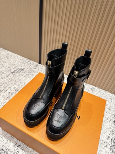 Women Louis Vuitton Shoes-548